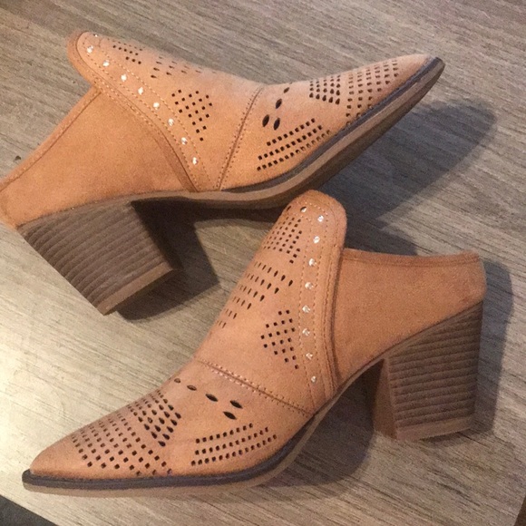 Maurices Shoes - Brand new Maurice’s 7 1/2 slip on boots